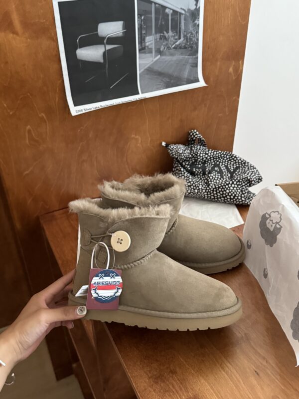 Classic Sheepskin Snow Winter Ankle Boots Women's Shoes Ladies Boots Fur Wool Warm Outdoor Boots Women Fashion - 图片 5