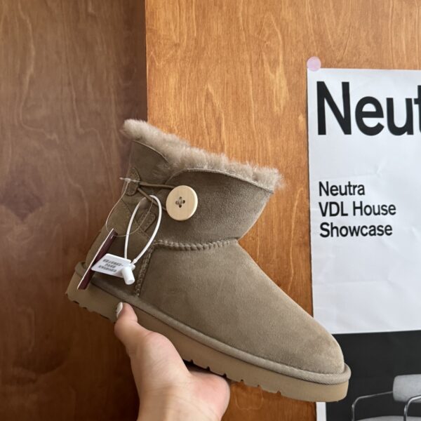 Classic Sheepskin Snow Winter Ankle Boots Women's Shoes Ladies Boots Fur Wool Warm Outdoor Boots Women Fashion - 图片 3