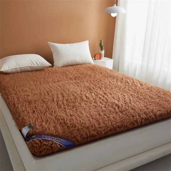 Fluffy soft solid color Lamb Fleece Mattress Upholstered Bed Tatami Mattress Topper Winter Student Dormitory Sleeping Pad - 图片 5