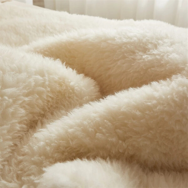 Fluffy soft solid color Lamb Fleece Mattress Upholstered Bed Tatami Mattress Topper Winter Student Dormitory Sleeping Pad - 图片 11